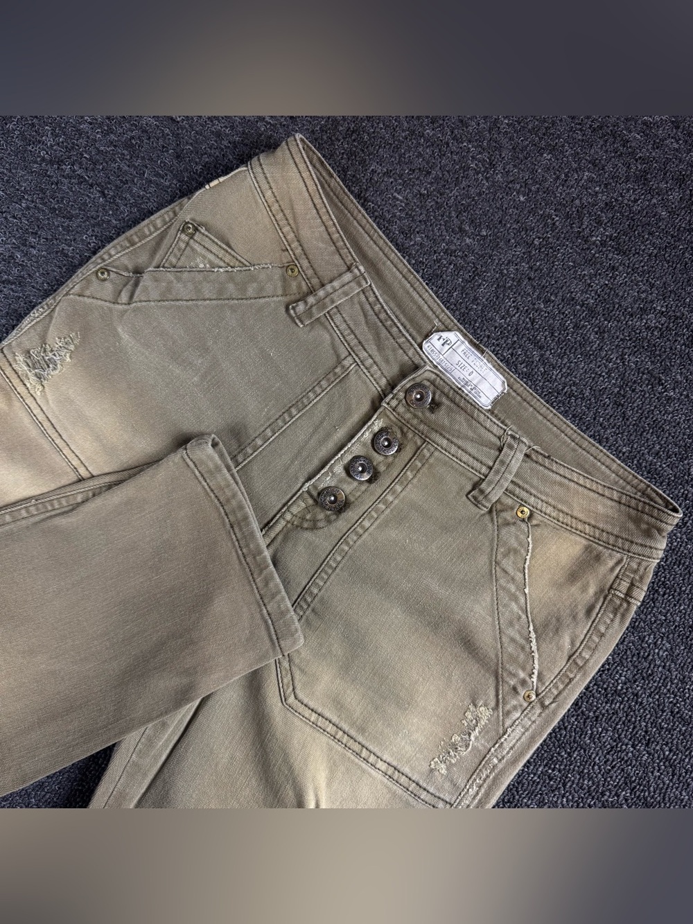 Free People - Green/Beige Colored Distressed Low Rise Skinny Jeans Size 0 Grunge